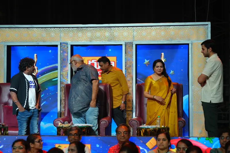 Padutha Theeyaga - 27