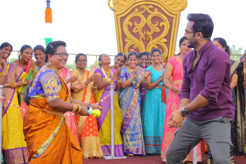 Adaallu Meeku Joharlu