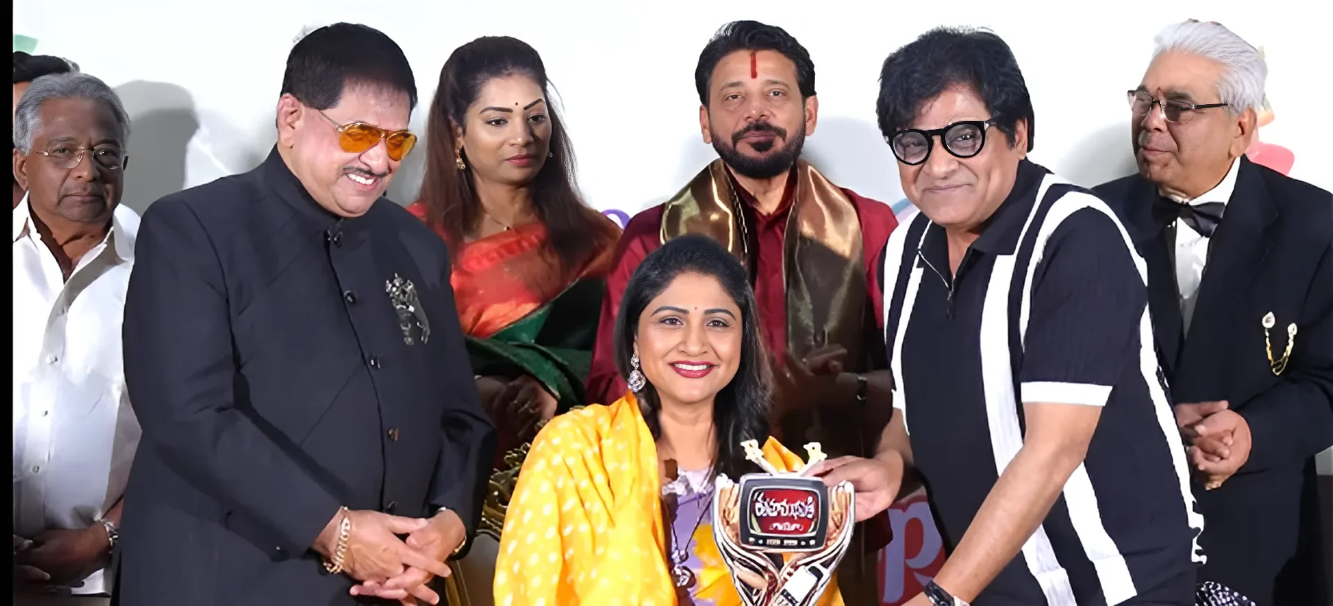 Praveena Kadiyala Receives Prestigious Ugadi Puraskaralu 2025 at RR Telugu TV Awards Season 1