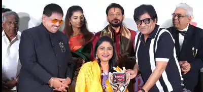 Praveena Kadiyala Receives Prestigious Ugadi Puraskaralu 2025 at RR Telugu TV Awards Season 1